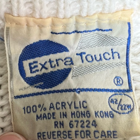 Vintage Patterned Pocketed Sweater - Picture 5 of 5